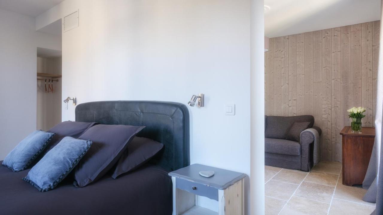 L'Ostal - Bed & Breakfast - Chambres Et Suites De 25 A 40M2 - Spa Saint-Hilaire-dʼOzilhan المظهر الخارجي الصورة
