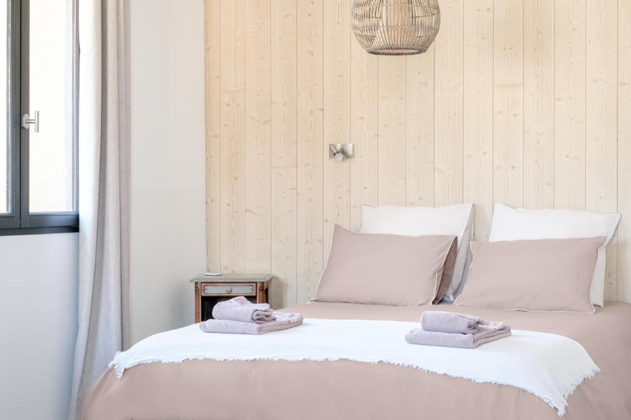 L'Ostal - Bed & Breakfast - Chambres Et Suites De 25 A 40M2 - Spa Saint-Hilaire-dʼOzilhan المظهر الخارجي الصورة