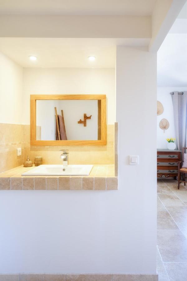 L'Ostal - Bed & Breakfast - Chambres Et Suites De 25 A 40M2 - Spa Saint-Hilaire-dʼOzilhan المظهر الخارجي الصورة