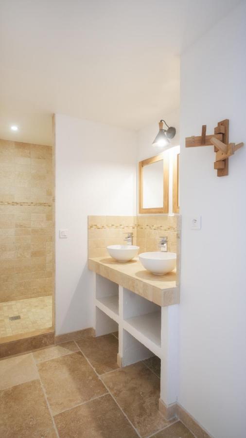 L'Ostal - Bed & Breakfast - Chambres Et Suites De 25 A 40M2 - Spa Saint-Hilaire-dʼOzilhan المظهر الخارجي الصورة
