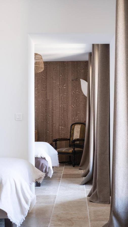 L'Ostal - Bed & Breakfast - Chambres Et Suites De 25 A 40M2 - Spa Saint-Hilaire-dʼOzilhan المظهر الخارجي الصورة