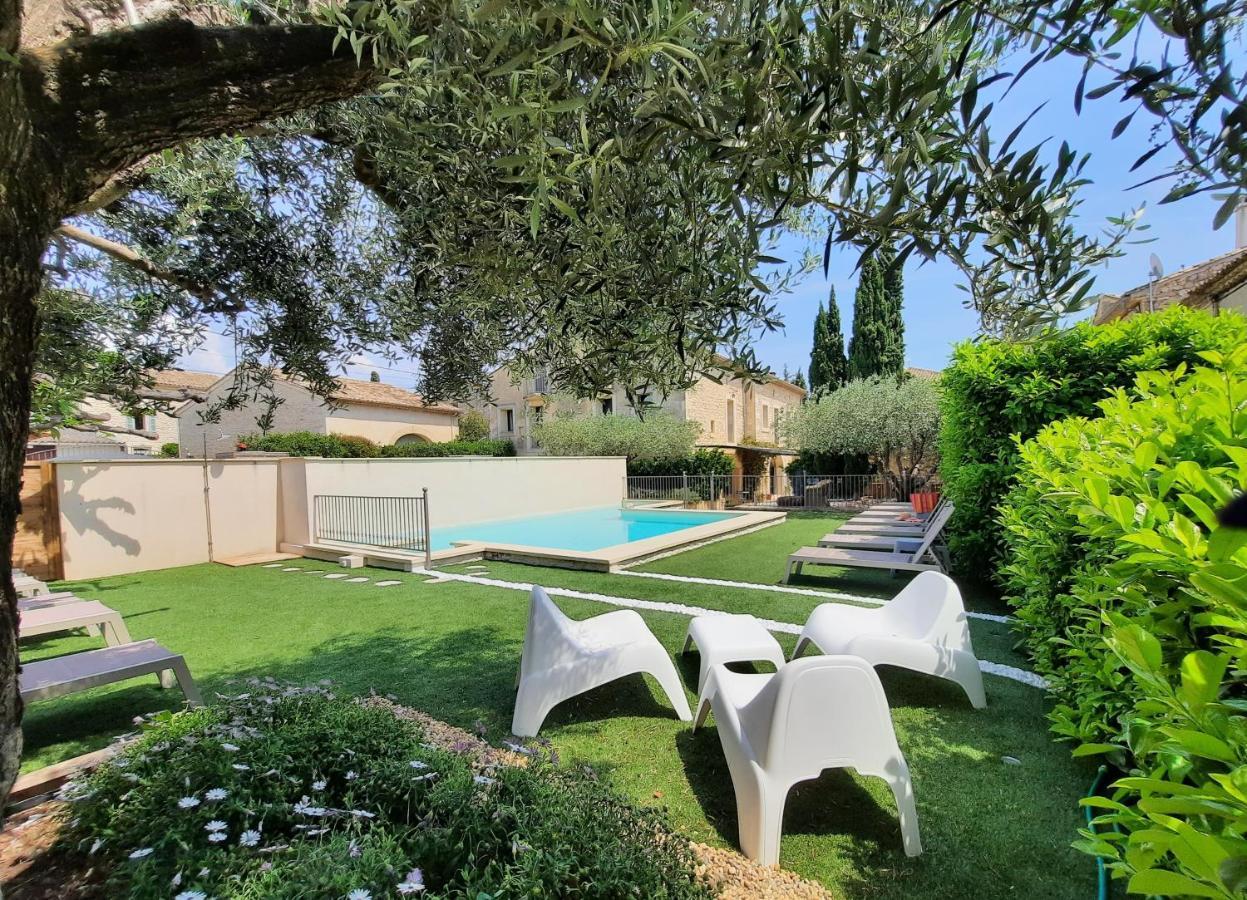 L'Ostal - Bed & Breakfast - Chambres Et Suites De 25 A 40M2 - Spa Saint-Hilaire-dʼOzilhan المظهر الخارجي الصورة